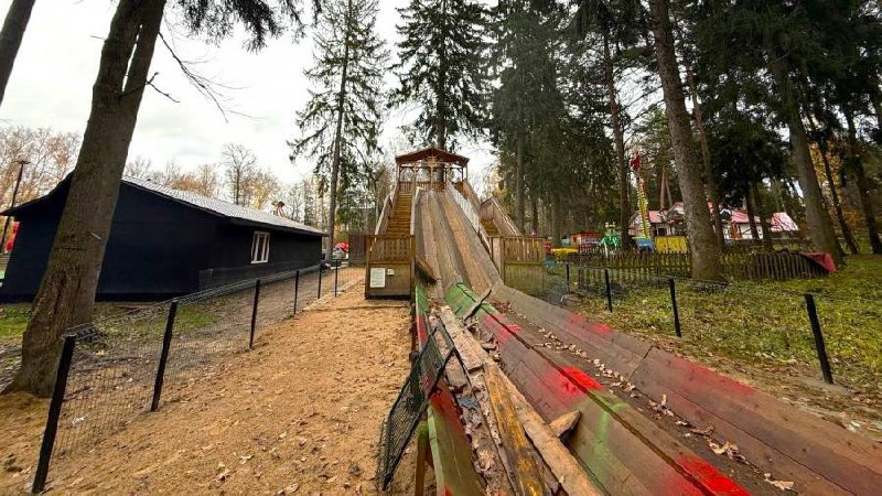 В этом году ледяная горка в городском парке не откроется. В парке «Мультилэнд» объяснили, что объ...