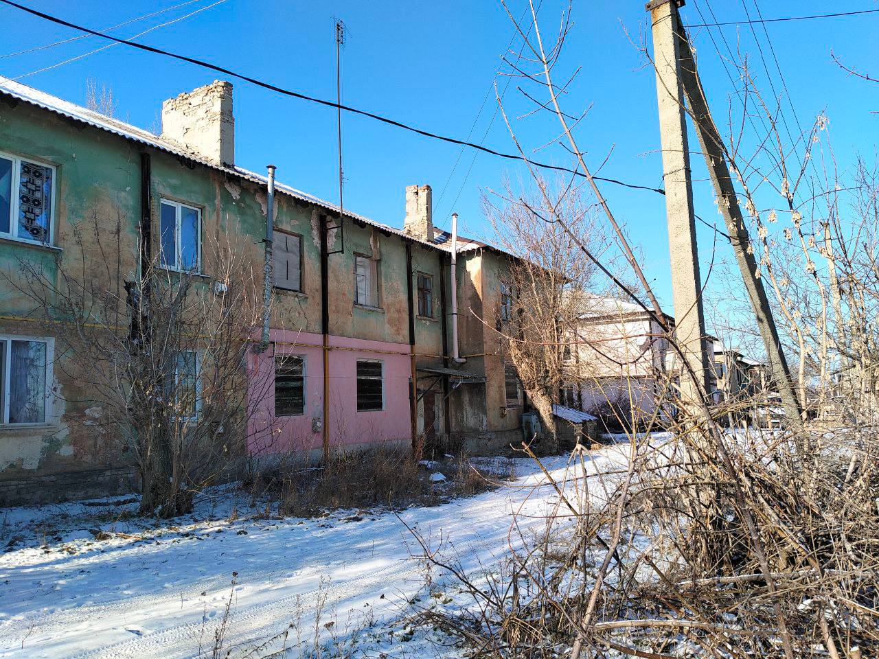 В Первомайске калужские строители приступили к восстановлению дома на улице Тимошенко. Работы вкл...