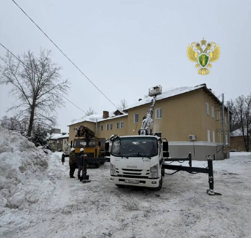 В Калуге установлены причины обрушения крыши на улице Линейной. Прокуратура выявила нарушения в р...