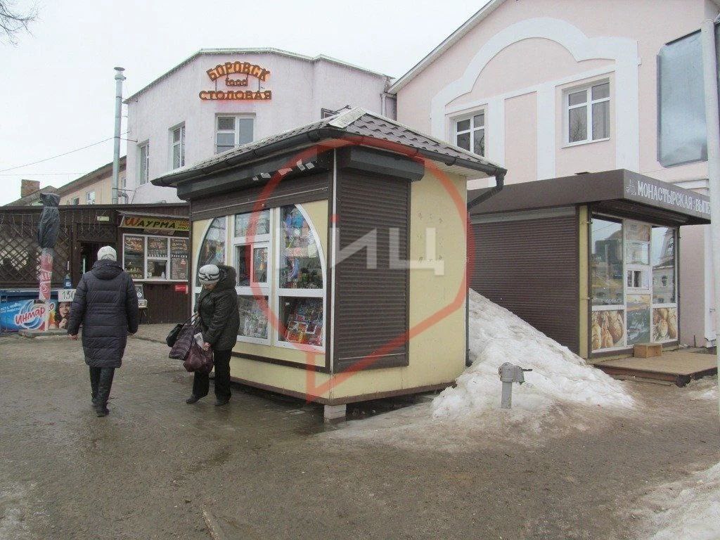 В Боровске прекратил работу последний газетный киоск. Жители обсуждают, что это означает: уход эп...