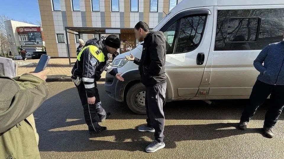 В Обнинске водитель маршрутки обвинил водителя автобуса в ДТП на Привокзальной площади. По словам...