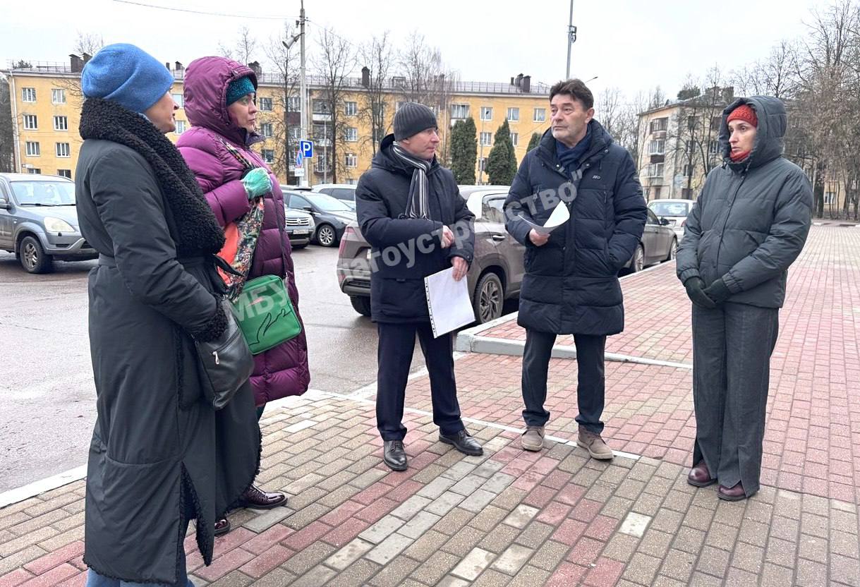 Обнинск: дороги под контролем!

Комиссия проверила состояние дорог и намечтала планы на начало 20...
